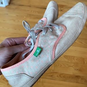 Sanuk women’s shoes